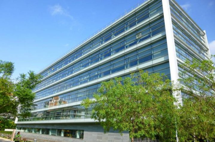 Edifici El Viver, serveis administratius Ajuntament de Badalona