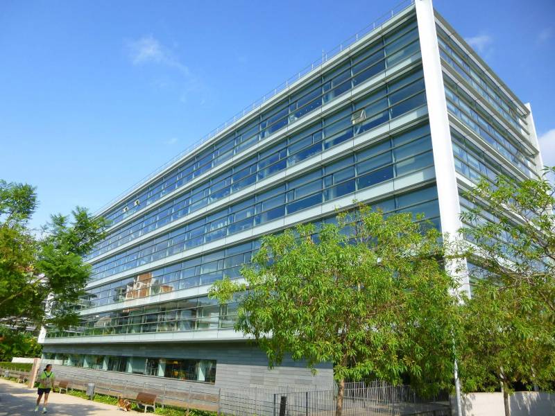 Edifici El Viver, serveis administratius Ajuntament de Badalona