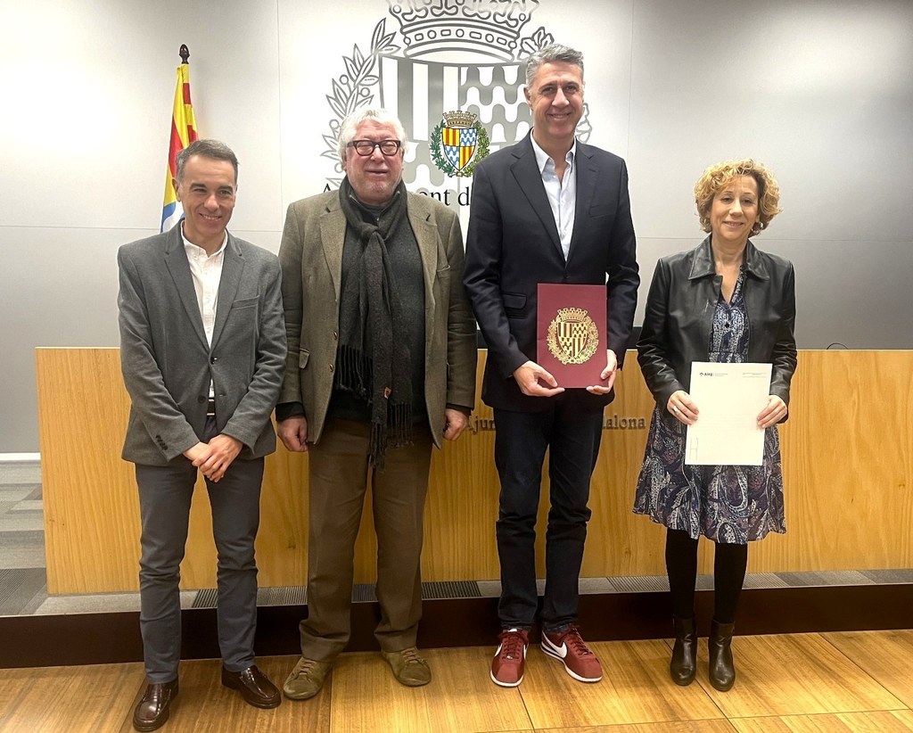 Firma de l'acord amb l'AMB per fer els nous dipòsits pluvials de Badalona foto: Ajuntament de Badalona