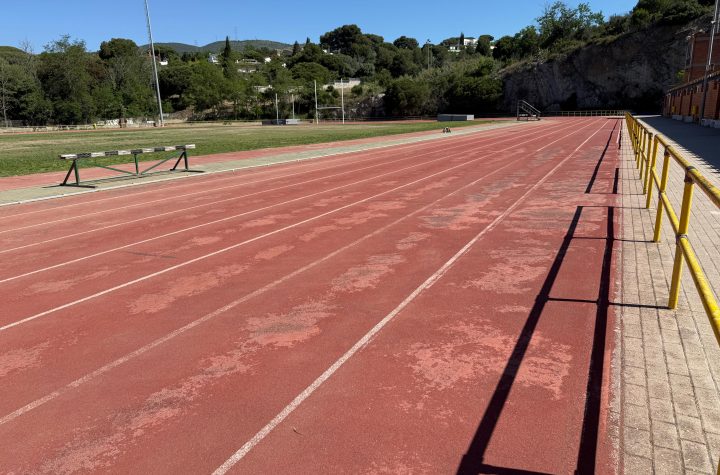 Les piestes d'atletisme estan en jun estat deplorable segons els clubs que hi entrenen foto: Ajuntament de Badalona