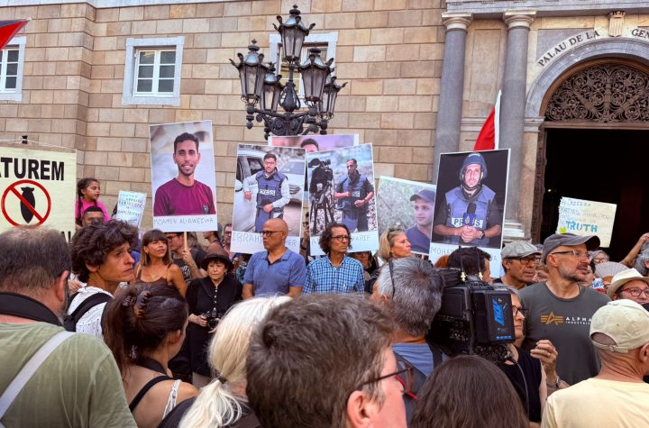 Centenars de periodistes i treballadors de la comunicació es concentren contra el genocidi a Gaza