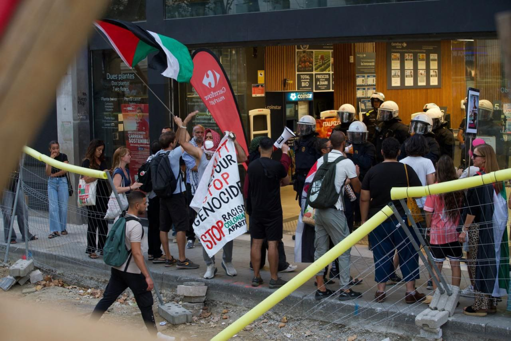 Protesta contra la complicitat de Carrefour en e genocidi palestí foto: arxiu