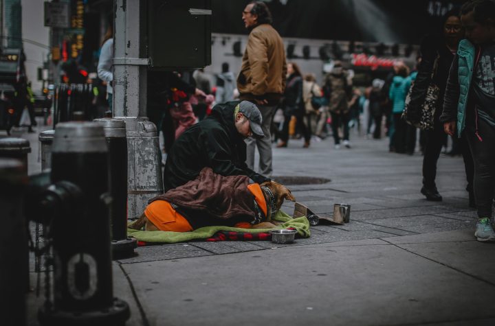 La pobresa viu als carrers de les nostres ciutats foto: Arxiu