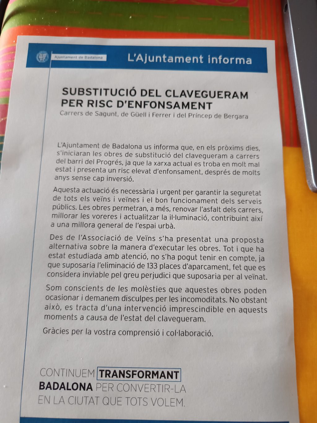 Text repartit per l'Ajuntament als veïns del barri del Progrés on parla de risc d'enfonsaments