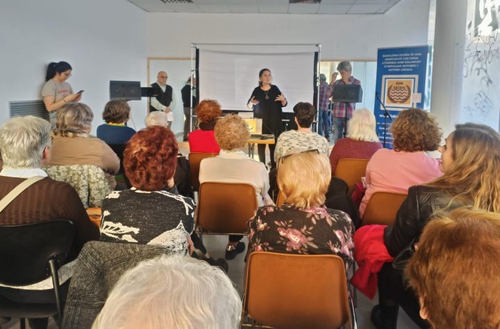 Imatge de la trobada veïnal que va recordar la vida de la mare d'Elna, Remei Oliva foto: Pablo Diaz-Flores