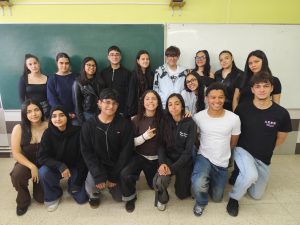 Alumnes de l'Institut La Pineda que han impulsat el projecte CanSat foto: La Pineda