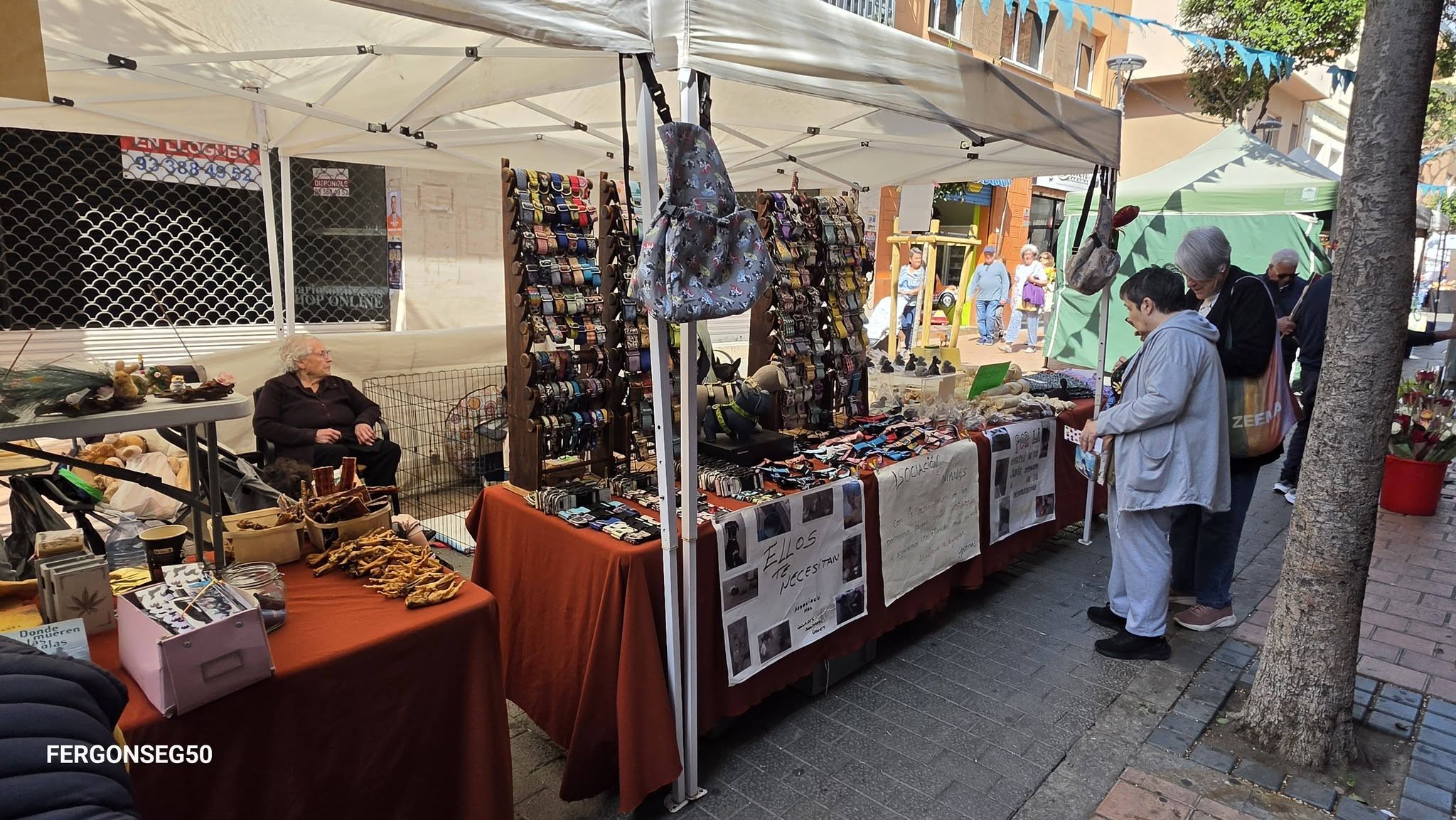 Parades comercials durant la jornada de Sant Jordi foto: Badalona events